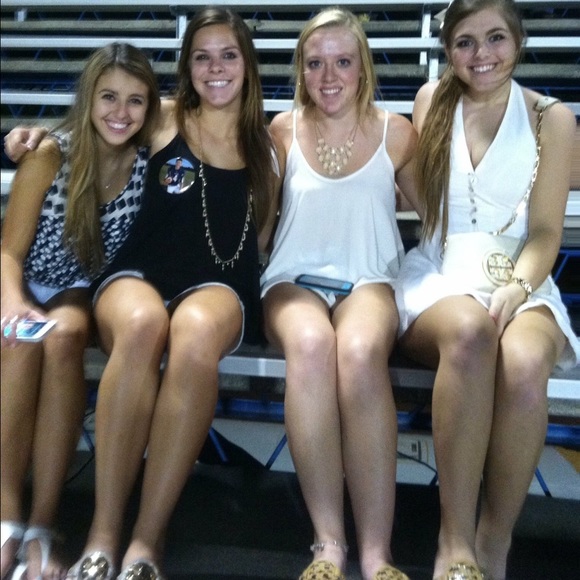 Tory Burch Logo Clutch - Picture 4 of 4