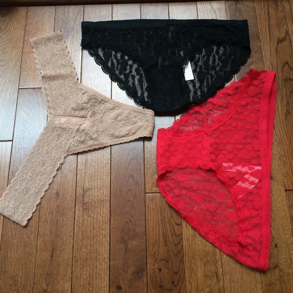 2 Victoria's Secret NWT Lace Heart Panties & Thong