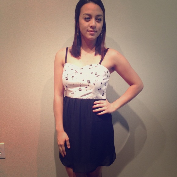 SOLD🙅🏻‍♀️Volcom Palm Tree Mini - Picture 2 of 4