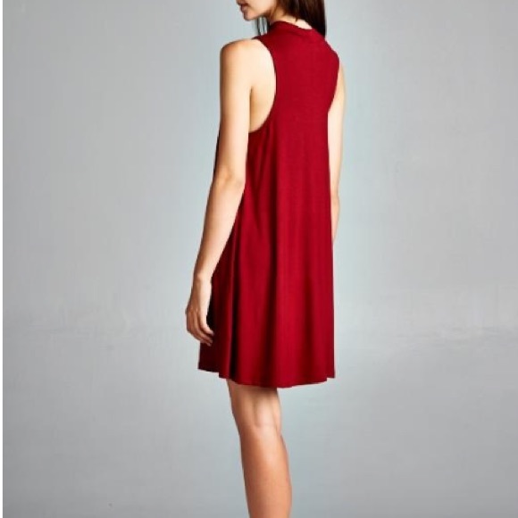 ❗️LAST❗️Sleeveless Burgundy mock neck dress - Picture 2 of 3