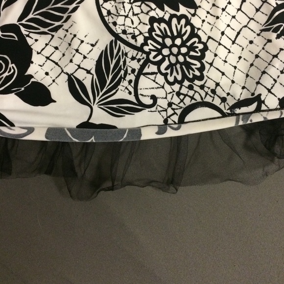 Black white dress - Picture 4 of 4