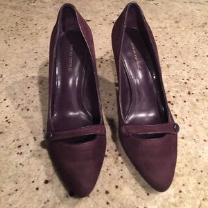 Banana Republic Suede heel