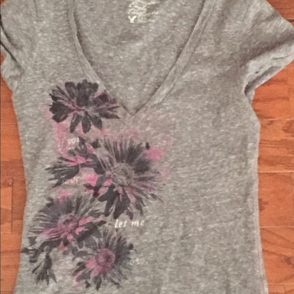 2 American Eagle T-Shirts