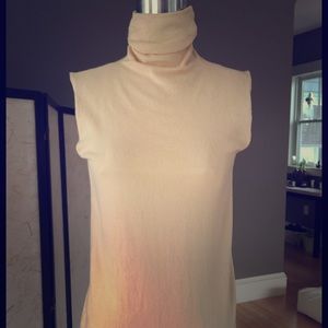 100% cashmere sleeveless shell
