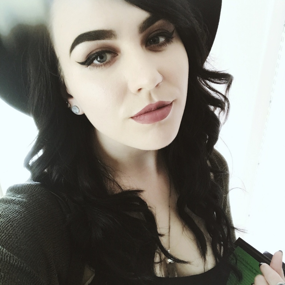 Meet your Posher, Alyssa