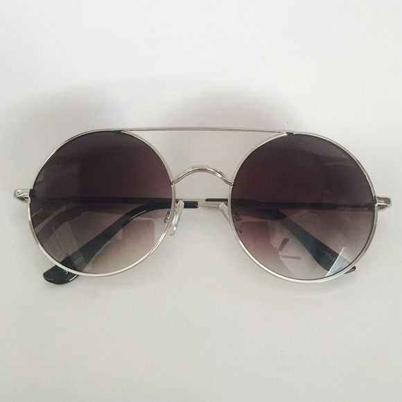 Nasty Gal Accessories - Round bar sunnies