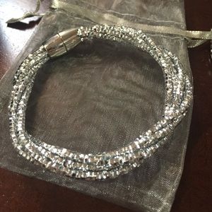 Metallic bracelet