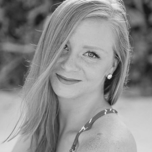 Meet your Posher, Kayla - Picture 1 of 1