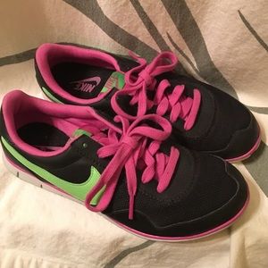 Nike Sneakers (Tennis Shoes)