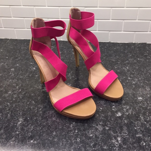 Victoria's Secret Shoes - Victoria's Secret Strappy Heels❤️