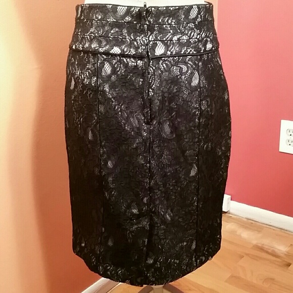 H&M Lace Pencil Skirt - Picture 2 of 4