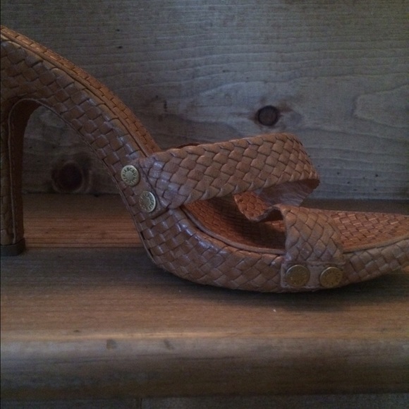 👠👠Hot BCBGMaxAzria heels👠👠 - Picture 3 of 3