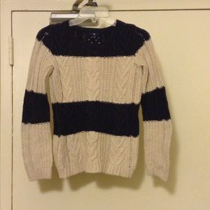 Gap sweater