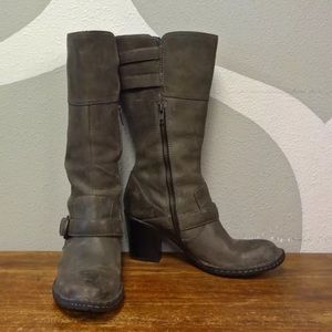 BORN Gray Leather 7.5 Boot