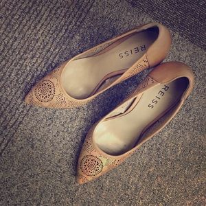 Reiss Shoes - Reiss tan pumps with beautiful cut-out detail Reiss Shoes - Reiss tan pumps with beautiful cut-out detail