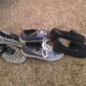 Sparkly ones are 25 the rest 17