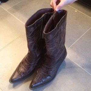 😀🎉🙌🏼SALE TODAY🙌🏼🎉😀. Cowgirl boots.