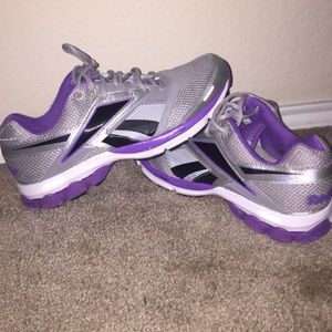 Reebok road supreme ll