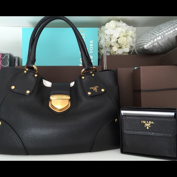 Prada bag & wallet. - Picture 1 of 4