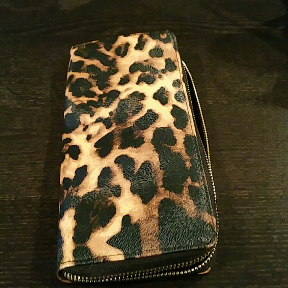 Other - Leopard wallet