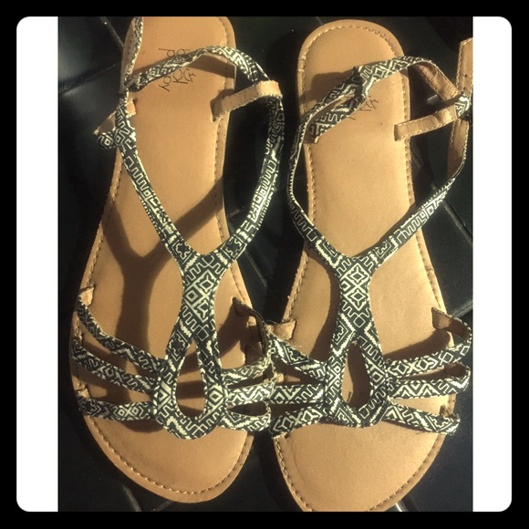 Black Poppy white and black strap sandals