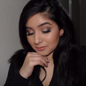 Meet your Posher, Alexis