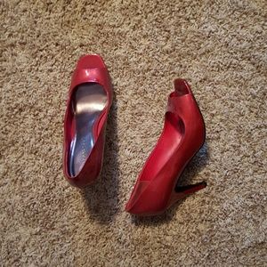 Red heel