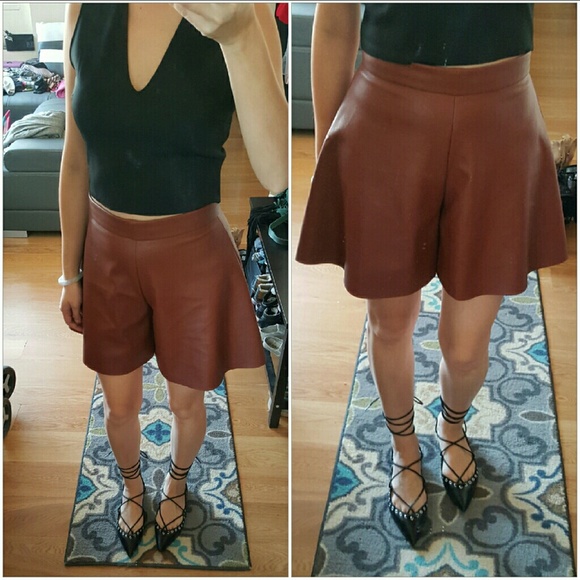 Leather skirt - Picture 2 of 2
