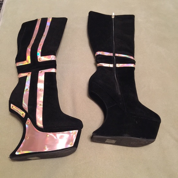 Checkout my version of Lady Gaga boots - Picture 2 of 4