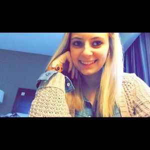 Meet your Posher, Lauren