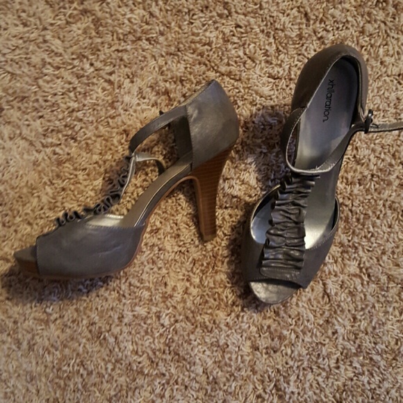Gray heels
