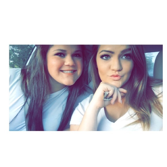 Meet your Posher, Taylor - Picture 2 of 2