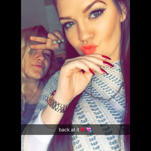 Meet your Posher, Taylor - Picture 1 of 2