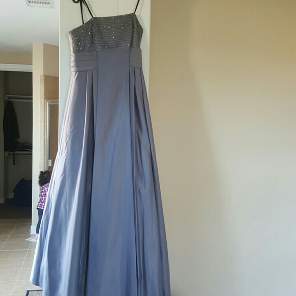 Nicole Prom dress - Picture 1 of 4