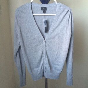 V-neck cardigan