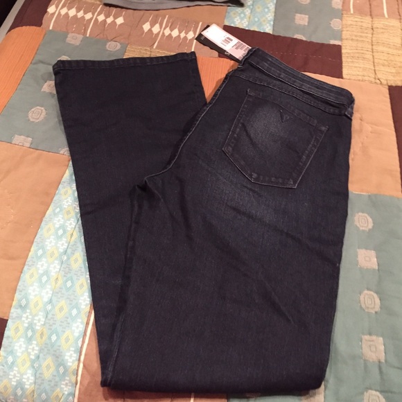Guess boot cut jeans 32short