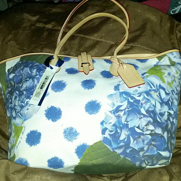 **SOLD** Dooney & Bourke Cindy Tote