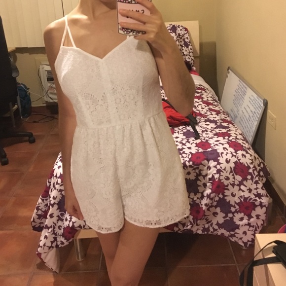 BCBGeneration White Lace Romper XSmall
