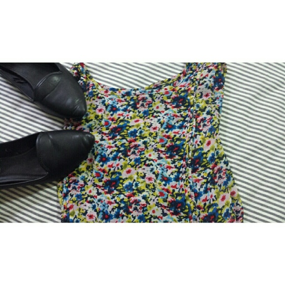 Forever 21 Tops - Loose Forever21 Floral Shirt