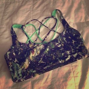 Lululemon sports bra size 8