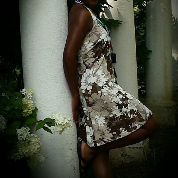 Meet your Posher, Tia - Picture 1 of 1