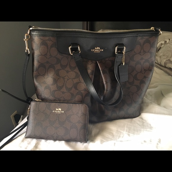 COACH PURSE!