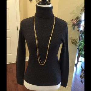 BANANA REPUBLIC black turtleneck