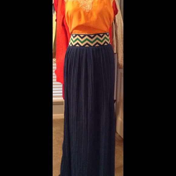 Lucy & Laurel Long Skirt