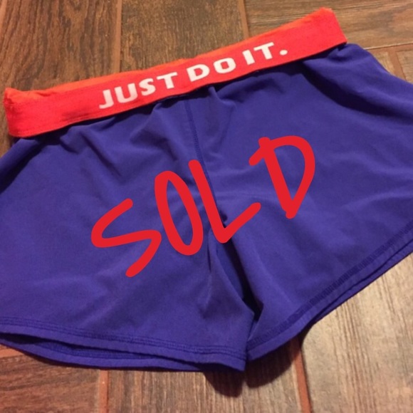 LIKE NEW nike running shorts