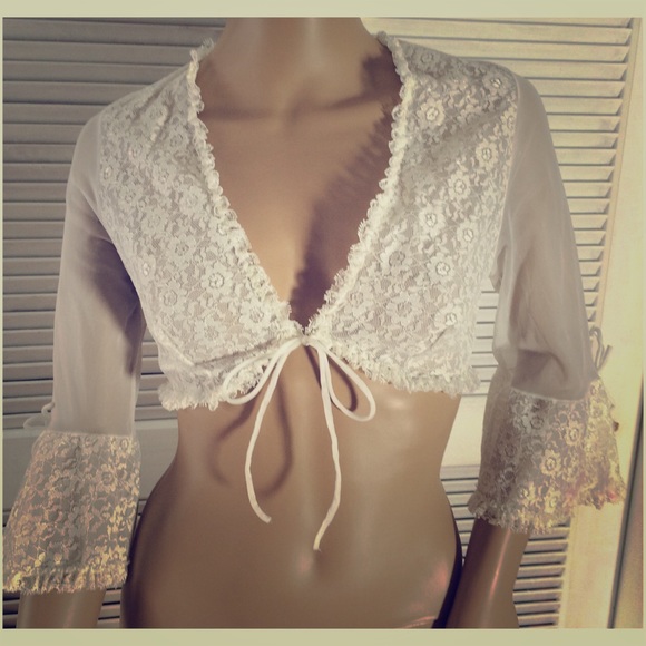 Vintage lace cropped bell sleeved Bed Jacket