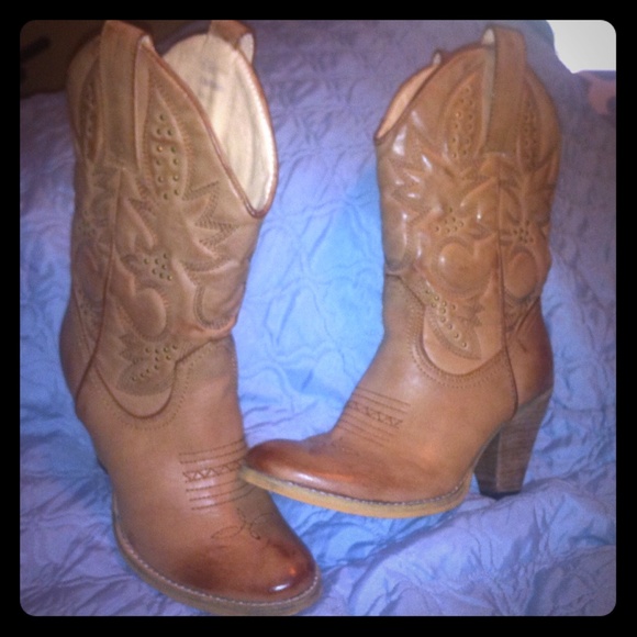 Very Volatile Cowgirl Boots