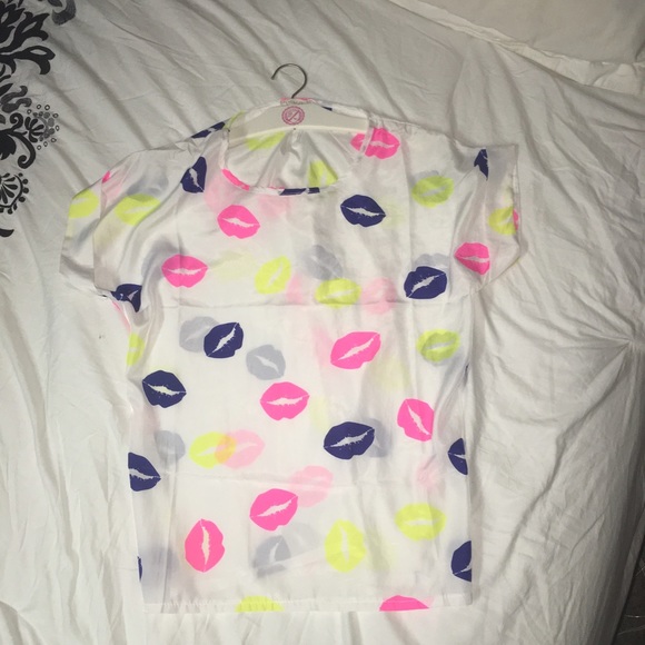 Fun multi colored lip silky tee! NWOT