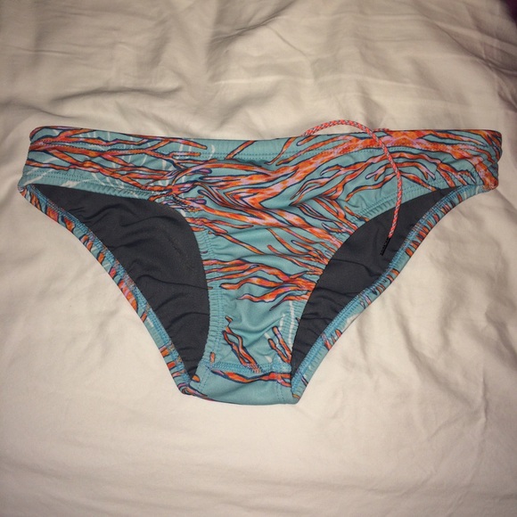 ✨Updated Jolyn Collection✨ - Picture 3 of 3