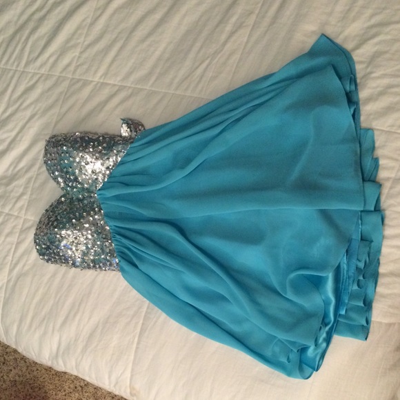 Homecoming Dress - Picture 1 of 4